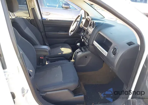 2016 Jeep Compass Sport z USA, uszkodzony, nr VIN 1C4NJCBA6GD675607